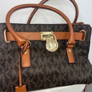 Michael kors signature Hamilton satchel PREOWNED/USED